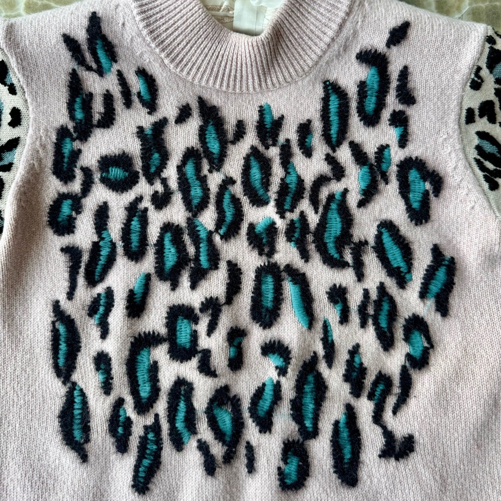 Kenzo Pink Leopard Sweater, size XS, warm and comfy! - Picture 9 of 16